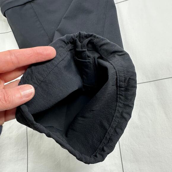 Mountain Hardwear Pants Womens 12 Black Convertible Nylon Hiking Gorpcore Camp - Picture 6 of 13